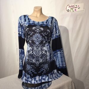 Scoop neck tunic batik-patterned top